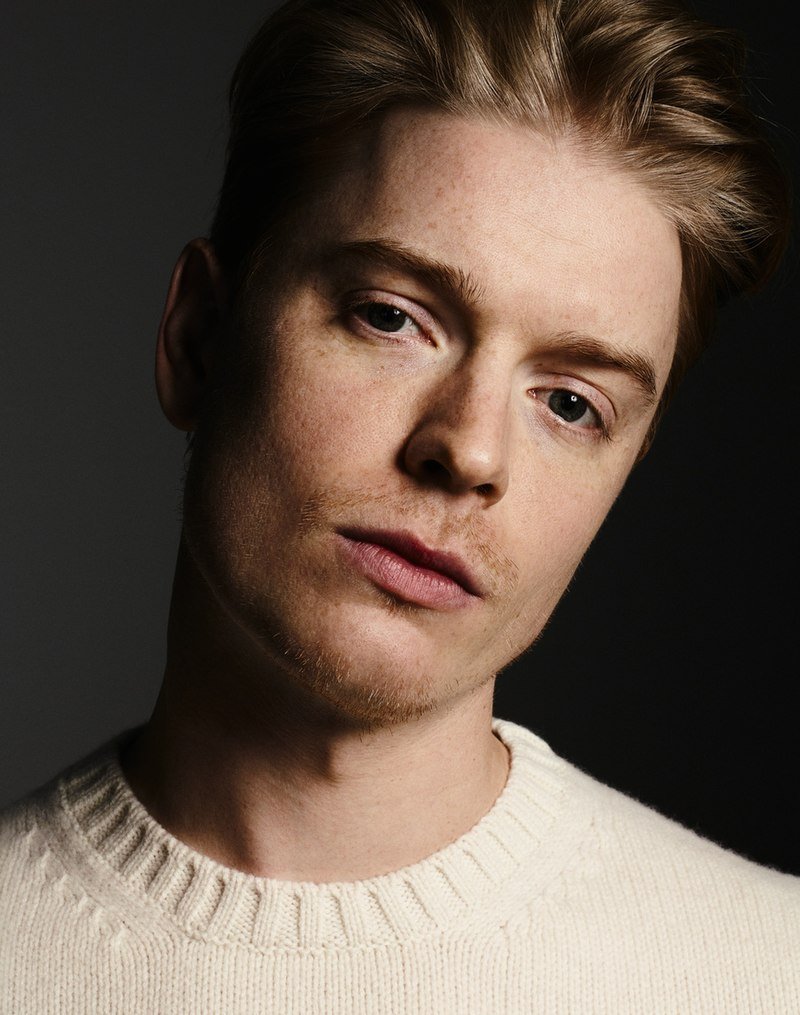 headshot of actor freddie fox