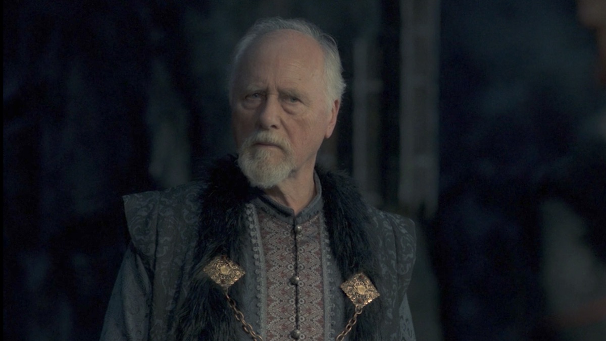 Lord Bartimos Celtigar at a meeting of Rhaenyra's Black council on House of the Dragon