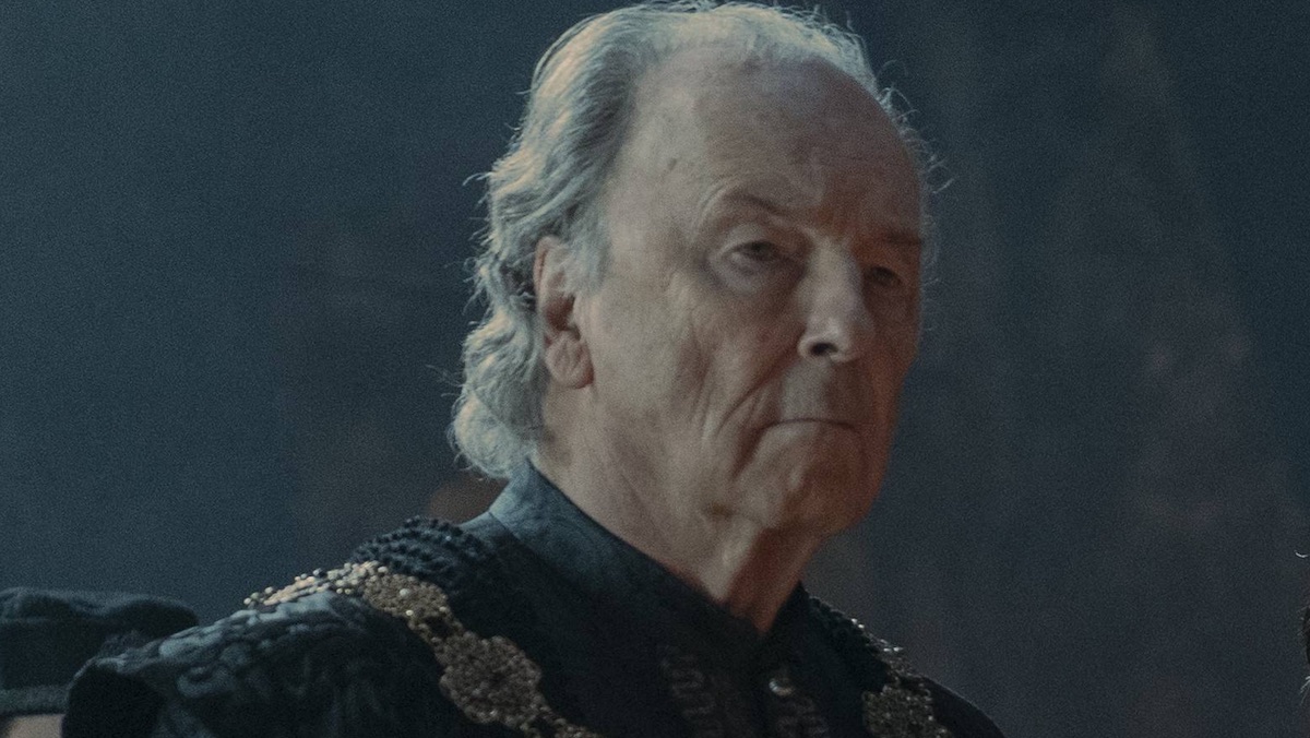 Lord Staunton of Rook's Rest at a meeting of Rhaenyra's Black council on House of the Dragon