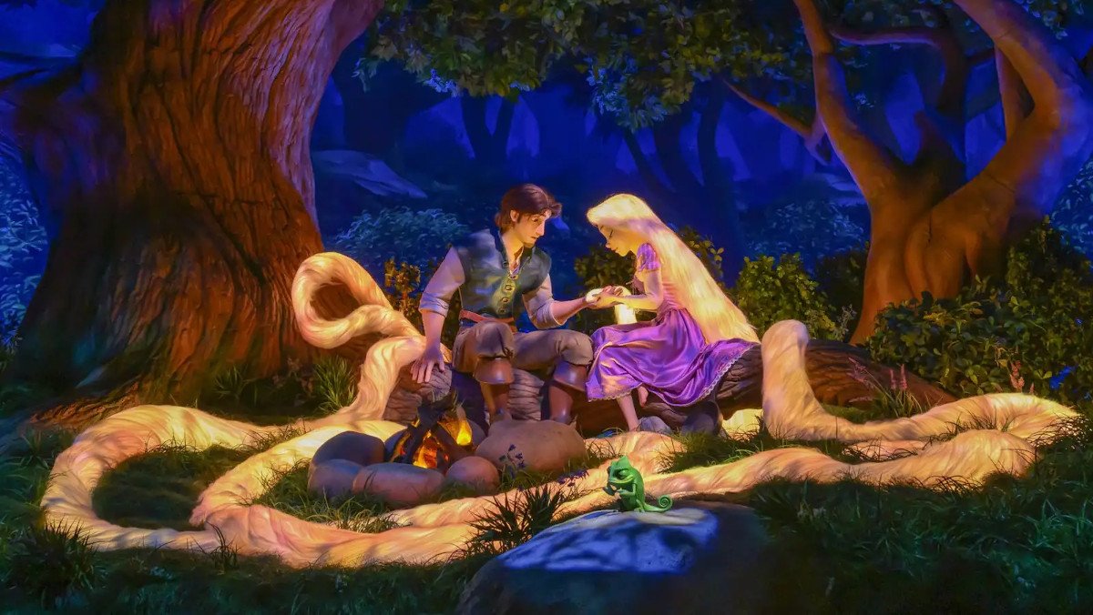 Rapunzel healing Flynn with her hair in Tokyo DisneySea's Tangled ride, Rapunzel's Lantern Festival