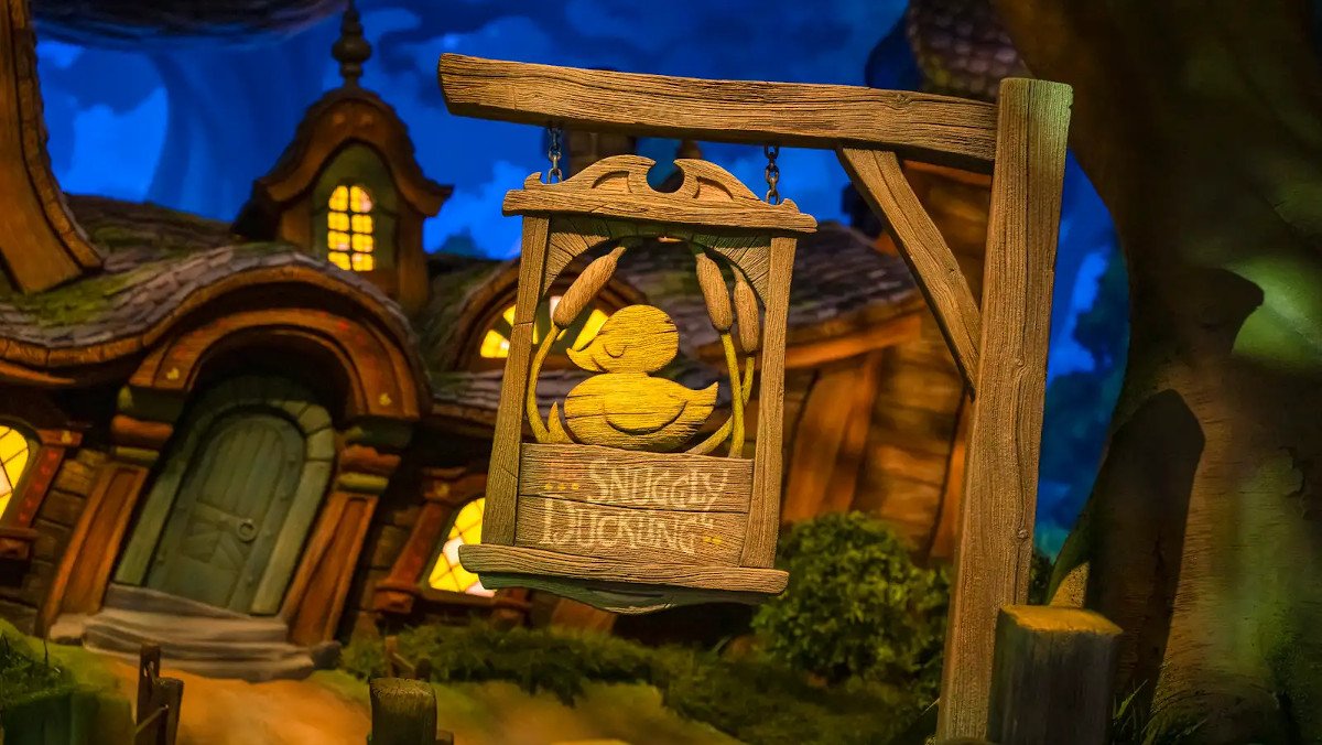 The Snuggly Duckling Ride in Tokyo DisneySea's Tangled ride, Rapunzel's Lantern Festival